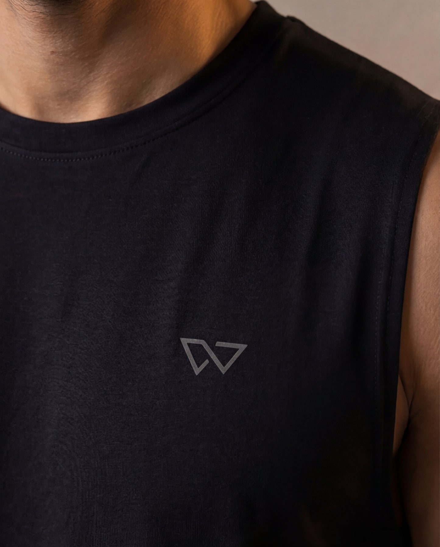 Edge Tank, Black β sleeveless edge training tank, eucalyptus fibre activewear by WEARTH India Edge Tank, Black β sleeveless edge training tank, eucalyptus fibre activewear by WEARTH India