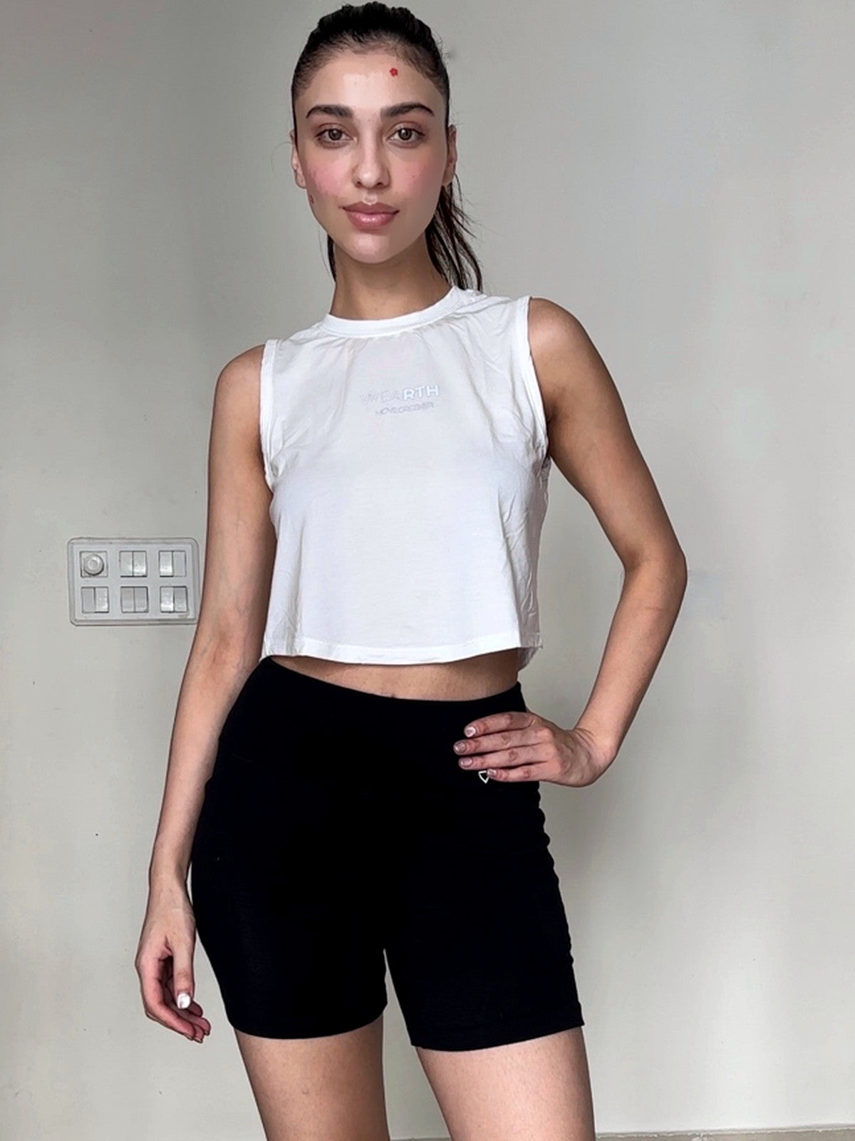 Real customer wearing WEARTH Power Crop and biker shorts