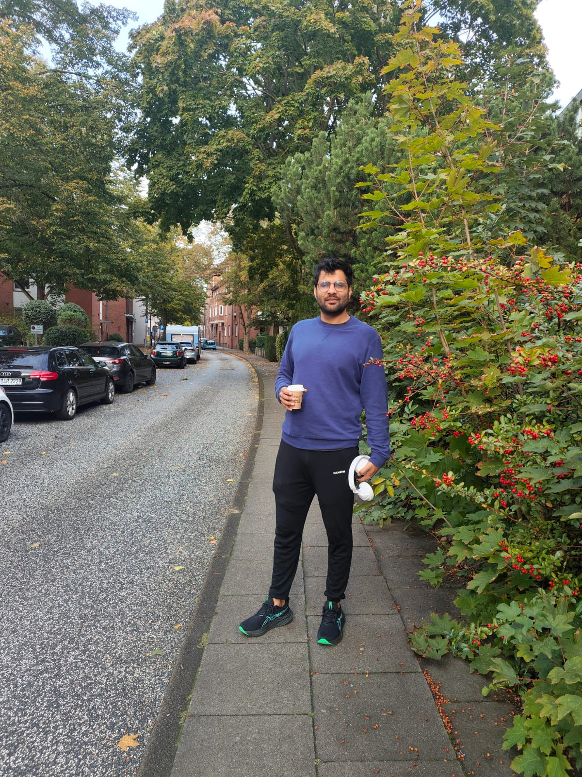 Real customer wearing WEARTH Men's Everyday Joggers