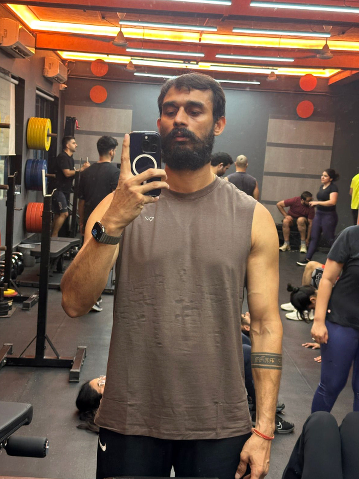 Real customer wearing WEARTH men's Edge Tank